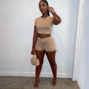 "Looking For You" short set